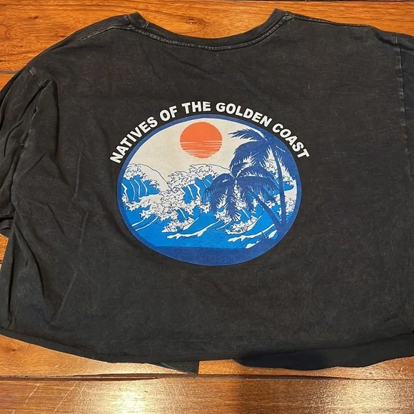 Brandy Melville J. Galt Golden Coast T-shirt - Picture 2 of 2